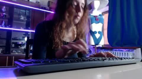 Ella online show from 05-10-26, 07:13