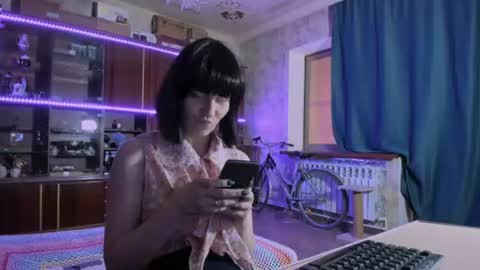 Ella online show from 06-14-26, 07:54