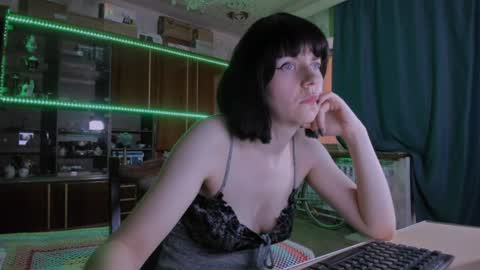 Ella online show from 06-18-26, 06:46