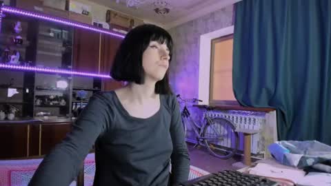 Ella online show from 06-20-26, 06:49