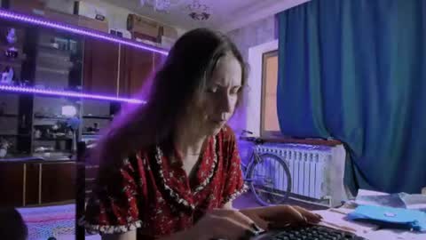 Ella online show from 06-21-26, 06:49