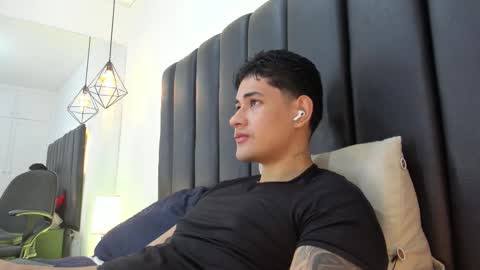 Javi    online show from 02-06-26, 01:25