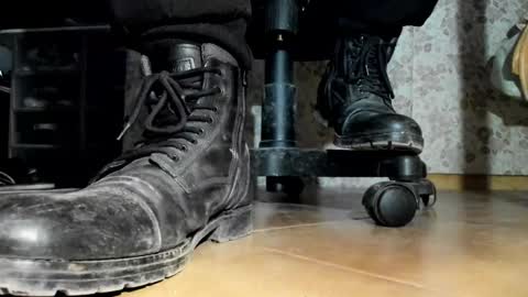 Snapshot of pablomenesssl chatting on 01-16-26, 06:45 Pablo Meness online show from 01-16-26, 06:45