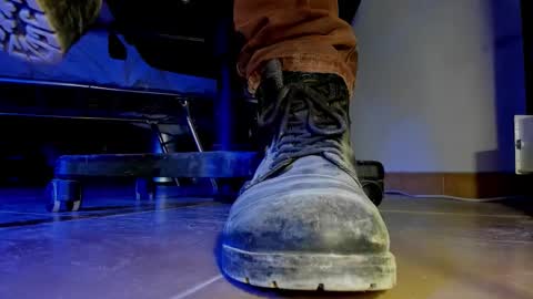 Snapshot of pablomenesssl chatting on 02-16-26, 05:20 Pablo Meness online show from 02-16-26, 05:20