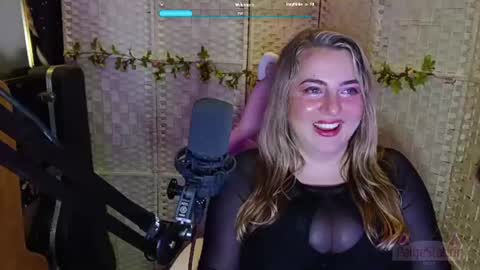 Snapshot of paigestation chatting on 08-08-26, 10:12 PaigeStation online show from 08-08-26, 10:12