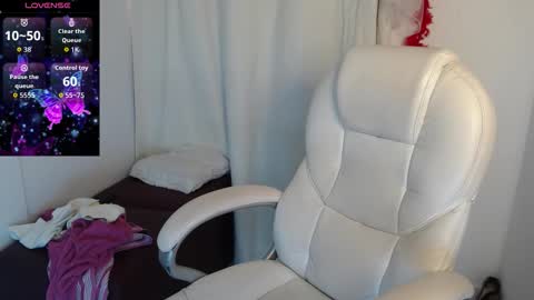 Snapshot of paiper_halliwey chatting on 11-30-25, 11:58 paiper online show from 11-30-25, 11:58