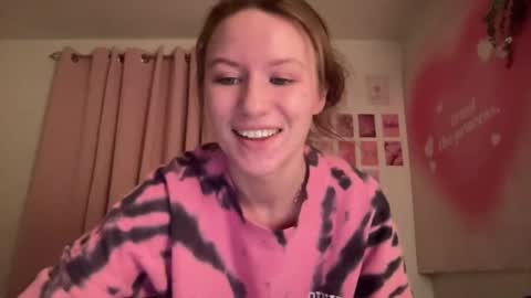 paisleysnowxo online show from 03-07-25, 04:13