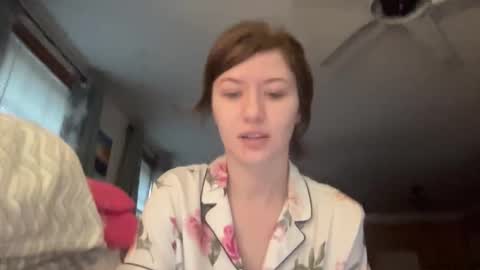 paisleysnowxo online show from 10-30-25, 08:20