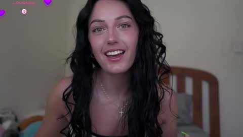 Holly  online show from 01-11-26, 10:59