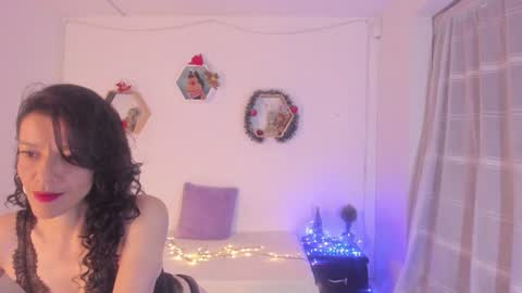 Paloma  online show from 12-28-24, 08:47