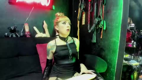 Snapshot of palomawells chatting on 02-11-25, 09:25 Paloma online show from 02-11-25, 09:25