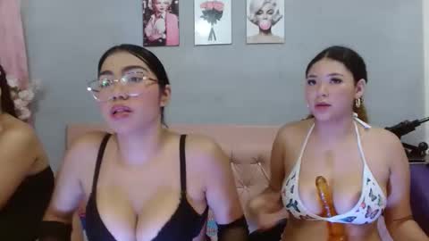 Snapshot of pamela_adlon chatting on 02-27-26, 03:01 pamela_adlon online show from 02-27-26, 03:01