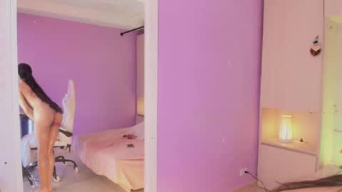 Snapshot of pamelaascott chatting on 12-18-24, 11:19 P A M online show from 12-18-24, 11:19