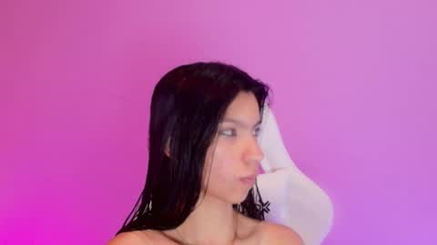 Snapshot of pamelaascott chatting on 01-09-25, 02:22 P A M online show from 01-09-25, 02:22