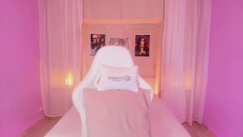Snapshot of pamelaascott chatting on 02-19-25, 08:52 P A M online show from 02-19-25, 08:52
