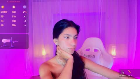 Snapshot of pamelaascott chatting on 02-25-25, 10:15 P A M online show from 02-25-25, 10:15