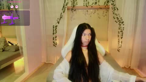 Snapshot of pamelaascott chatting on 09-16-25, 04:24 P A M online show from 09-16-25, 04:24