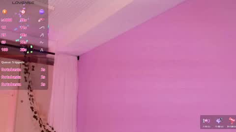 Snapshot of pamelaascott chatting on 09-20-25, 04:13 P A M online show from 09-20-25, 04:13
