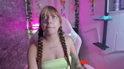 Snapshot of pamelajhonsom chatting on 10-22-25, 04:07 pamelajhonsom online show from 10-22-25, 04:07