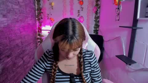 Snapshot of pamelajhonsom chatting on 10-28-25, 02:20 pamelajhonsom online show from 10-28-25, 02:20