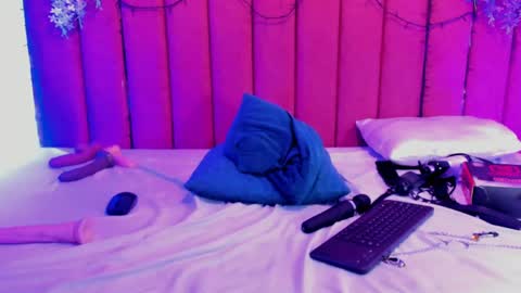 Snapshot of pamelaponce chatting on 04-18-26, 07:58 Pamela Ponce online show from 04-18-26, 07:58