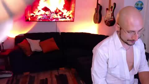 Snapshot of pandorabeker chatting on 04-22-26, 10:55 online show from 04-22-26, 10:55