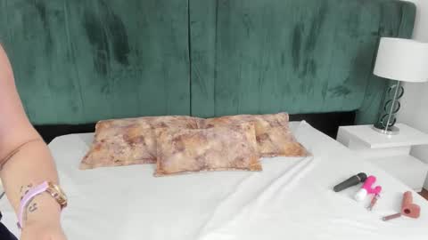 Snapshot of pandorabianchi_ chatting on 09-24-25, 11:57 PANDORA online show from 09-24-25, 11:57