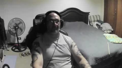 Snapshot of panoramix8080 chatting on 10-26-25, 05:35 panoramix8080 online show from 10-26-25, 05:35