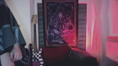 In bio online show from 10-22-25, 02:56