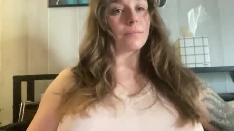 Snapshot of pantiesofthefae chatting on 03-14-26, 01:38 Pantiesofthefae online show from 03-14-26, 01:38