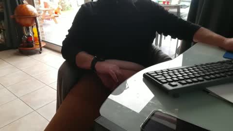 Snapshot of pantyrafke chatting on 01-27-25, 10:38 pantyrafke online show from 01-27-25, 10:38