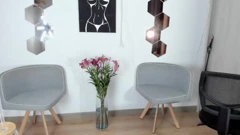 Paolita online show from 12-19-25, 11:01