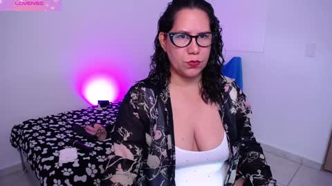Snapshot of paola_ferrer chatting on 01-08-25, 02:46 paola online show from 01-08-25, 02:46