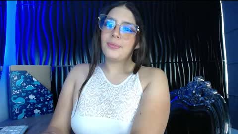 Snapshot of paola_lyon chatting on 02-05-25, 07:31 Paola Lyon online show from 02-05-25, 07:31