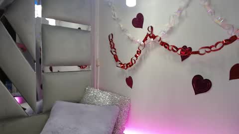 Snapshot of paola_lyon chatting on 02-22-25, 07:25 Paola Lyon online show from 02-22-25, 07:25