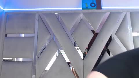 Snapshot of paola_lyon chatting on 02-24-25, 07:41 Paola Lyon online show from 02-24-25, 07:41