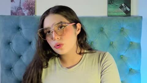 Snapshot of paola_lyon chatting on 09-25-25, 06:55 Paola Lyon online show from 09-25-25, 06:55