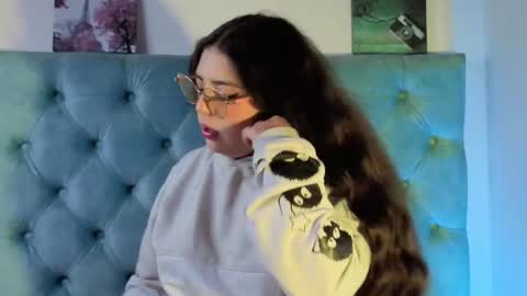 Snapshot of paola_lyon chatting on 09-29-25, 12:21 Paola Lyon online show from 09-29-25, 12:21