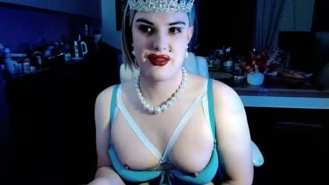 Snapshot of paoladoll chatting on 11-14-25, 12:04 Sarina Williams online show from 11-14-25, 12:04