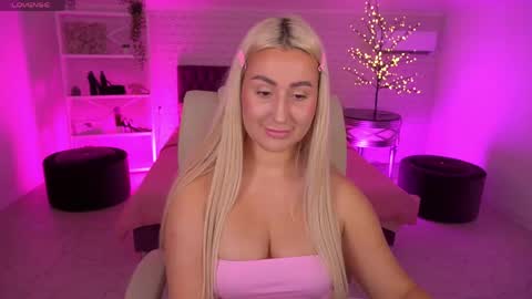 Lia online show from 05-10-26, 02:11
