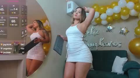 paolarey_ online show from 02-05-25, 07:53