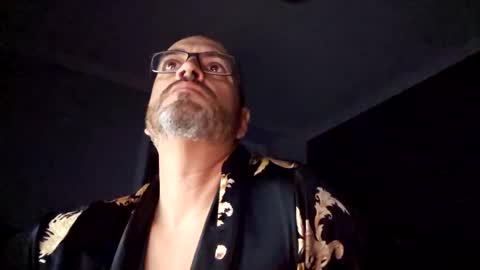 Snapshot of papi1979 chatting on 12-31-24, 03:45 Papi online show from 12-31-24, 03:45