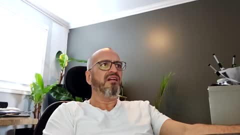 Snapshot of papi1979 chatting on 01-07-25, 06:56 Papi online show from 01-07-25, 06:56