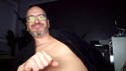Snapshot of papi1979 chatting on 01-18-25, 04:26 Papi online show from 01-18-25, 04:26