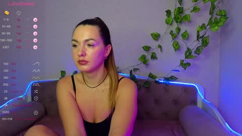 Snapshot of paradisepleasure_ chatting on 12-04-24, 07:06 Allie Alex Thumbs up if you like us online show from 12-04-24, 07:06