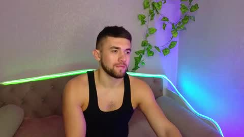Snapshot of paradisepleasure_ chatting on 03-06-25, 01:48 Allie Alex Thumbs up if you like us online show from 03-06-25, 01:48