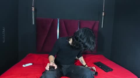 Snapshot of paranoidtemptaion_ chatting on 02-11-25, 12:27 paranoidtemptaion_ online show from 02-11-25, 12:27