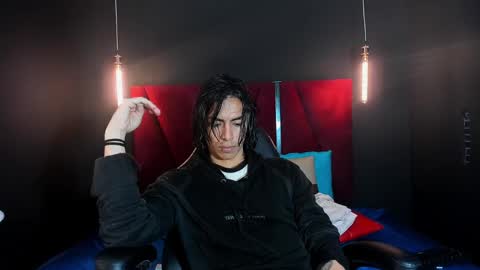 Snapshot of paranoidtemptaion_ chatting on 02-15-25, 12:33 paranoidtemptaion_ online show from 02-15-25, 12:33