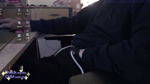 Snapshot of paranoiid chatting on 01-30-25, 07:07 Sascha online show from 01-30-25, 07:07