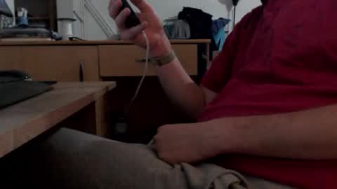 Snapshot of paranoiid chatting on 09-20-25, 07:09 Sascha online show from 09-20-25, 07:09